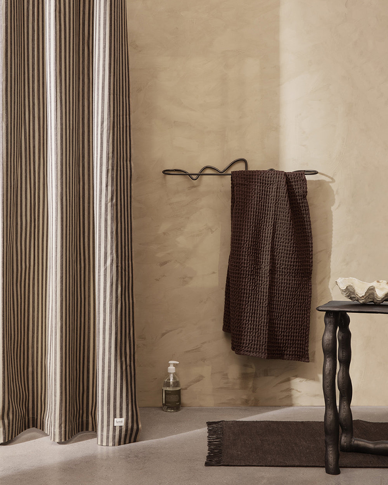 Curvature Towel Hanger