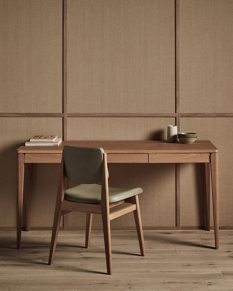 Polly Desk