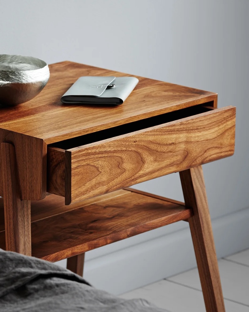 Tuki Bedside