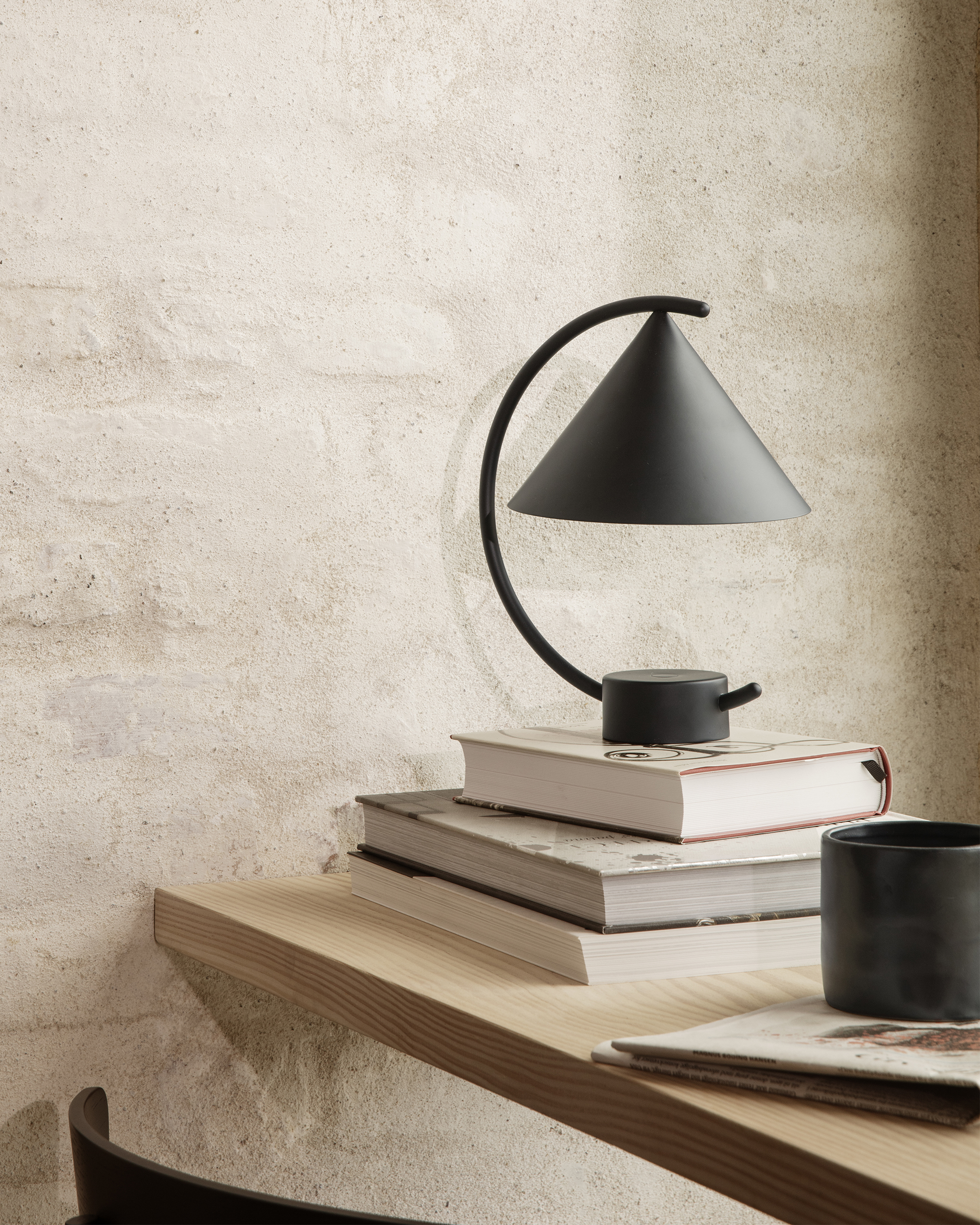 Meridian Lamp