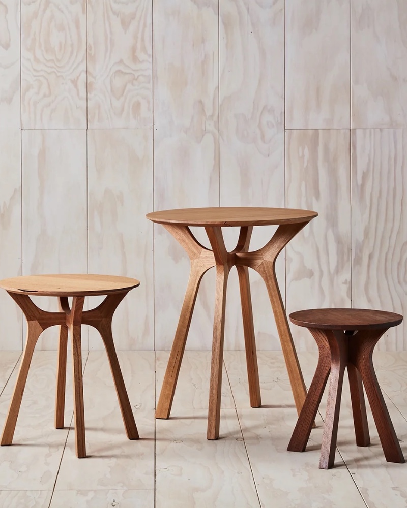 Lyssna Side Table
